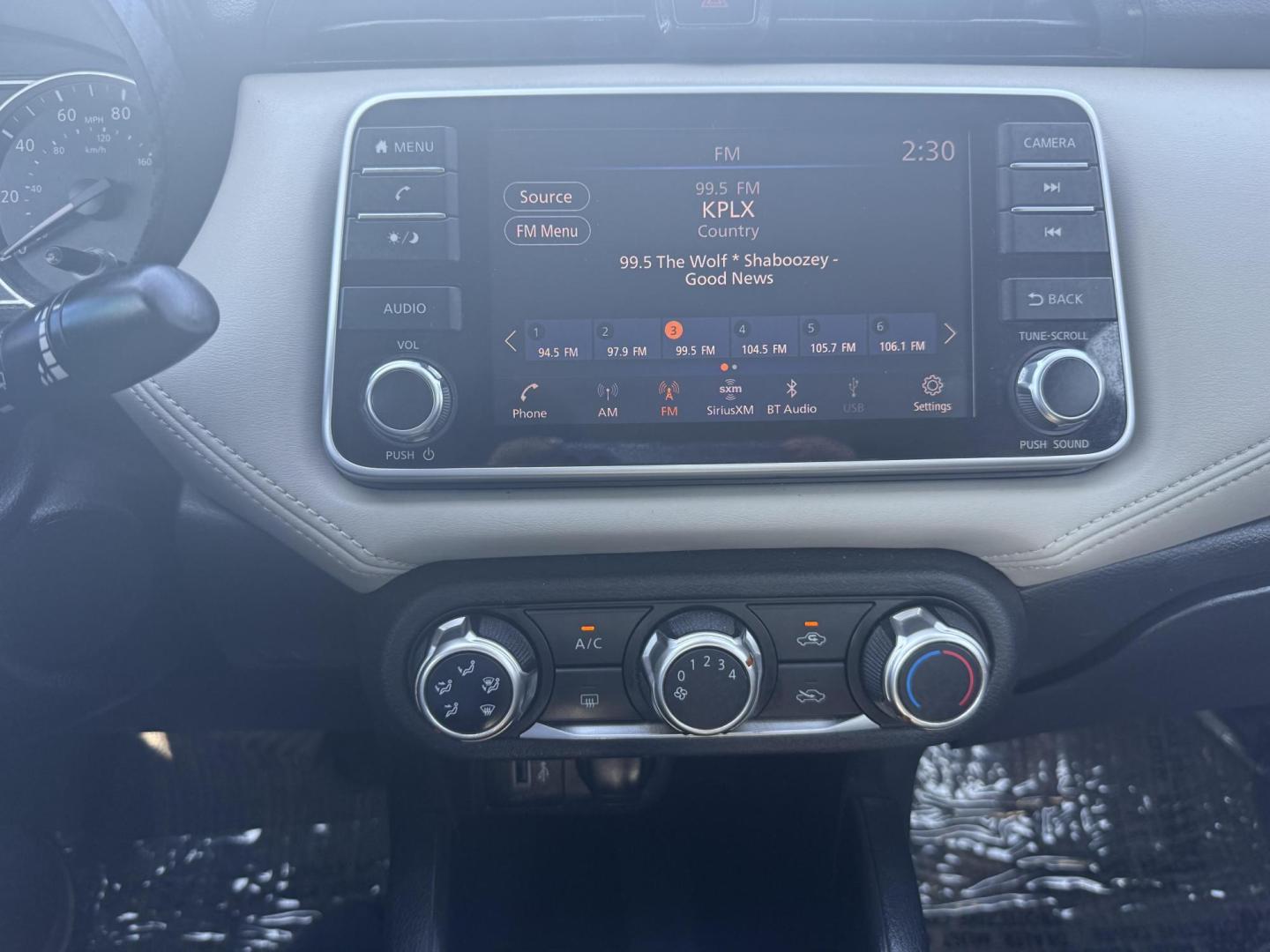 2020 Brilliant Silver Metallic /Graphite, premium cloth Nissan Versa 70760 (3N1CN8EV2LL) with an 1.6L L4 DOHC 16V engine, Continuously Variable Transmission transmission, located at 2401 E Main St., Grand Prairie, TX, 75050, (972) 262-4440, 32.748981, -96.969643 - Photo#5