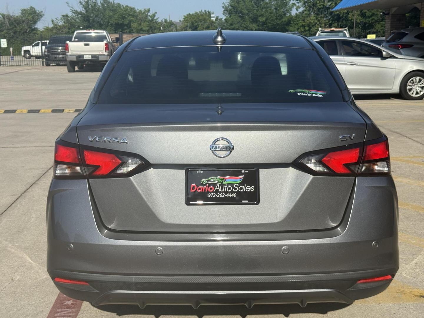 2020 Brilliant Silver Metallic /Graphite, premium cloth Nissan Versa 70760 (3N1CN8EV2LL) with an 1.6L L4 DOHC 16V engine, Continuously Variable Transmission transmission, located at 2401 E Main St., Grand Prairie, TX, 75050, (972) 262-4440, 32.748981, -96.969643 - Photo#19