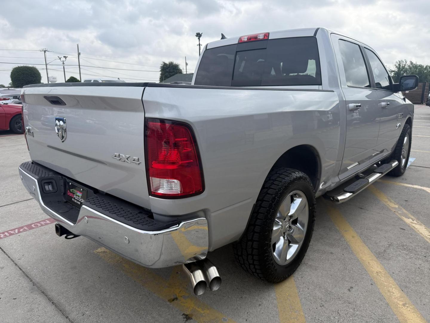 2017 Bright Silver Metallic Clear Coat /Black/Diesel Gray (Fleet), cloth Black/Diesel Gray RAM 1500 55883 (1C6RR7LG2HS) with an 3.6L V6 DOHC 24V FFV engine, 8-Speed Automatic transmission, located at 2401 E Main St., Grand Prairie, TX, 75050, (972) 262-4440, 32.748981, -96.969643 - Photo#3