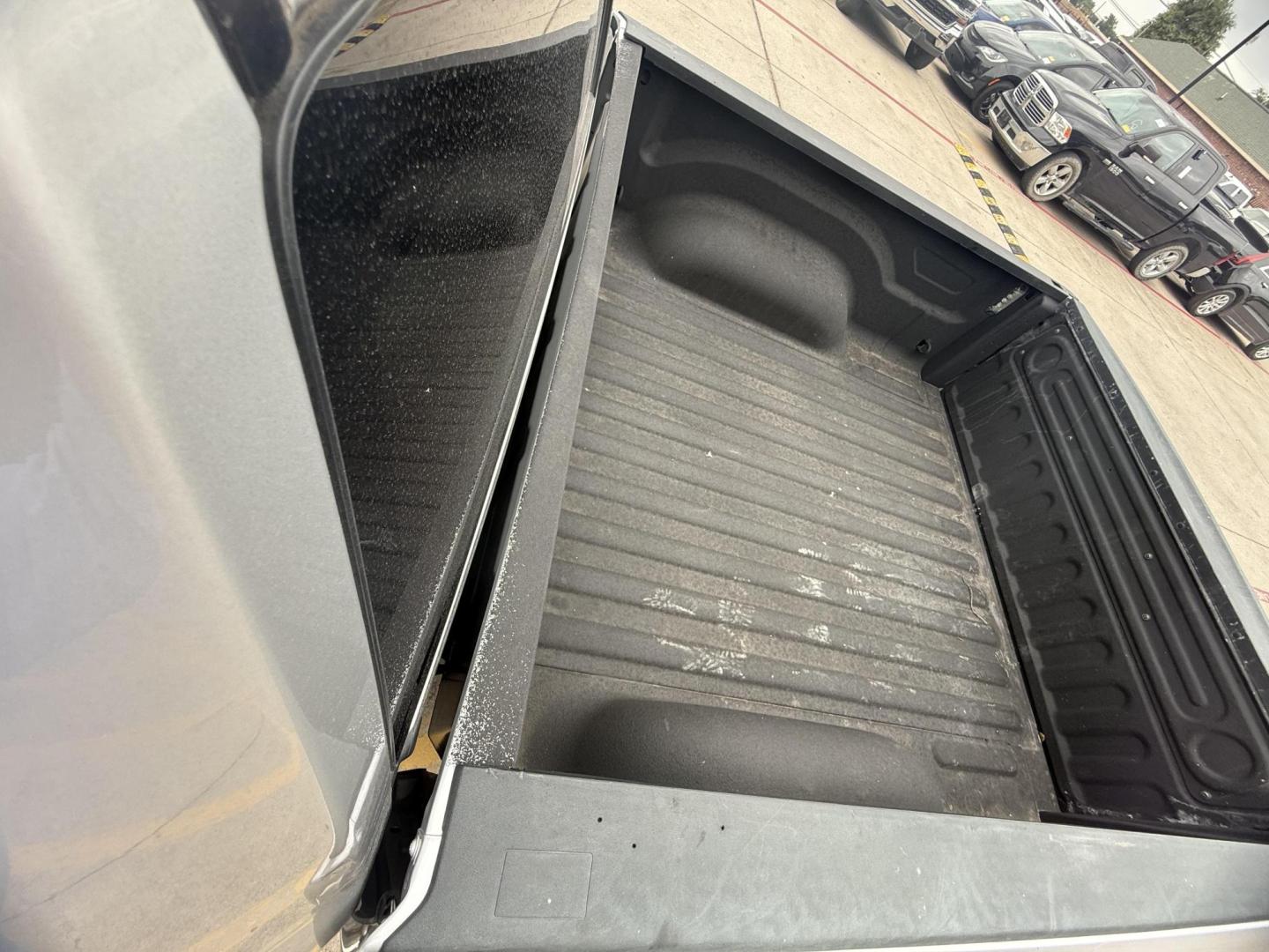 2017 Bright Silver Metallic Clear Coat /Black/Diesel Gray (Fleet), cloth Black/Diesel Gray RAM 1500 55883 (1C6RR7LG2HS) with an 3.6L V6 DOHC 24V FFV engine, 8-Speed Automatic transmission, located at 2401 E Main St., Grand Prairie, TX, 75050, (972) 262-4440, 32.748981, -96.969643 - Photo#14