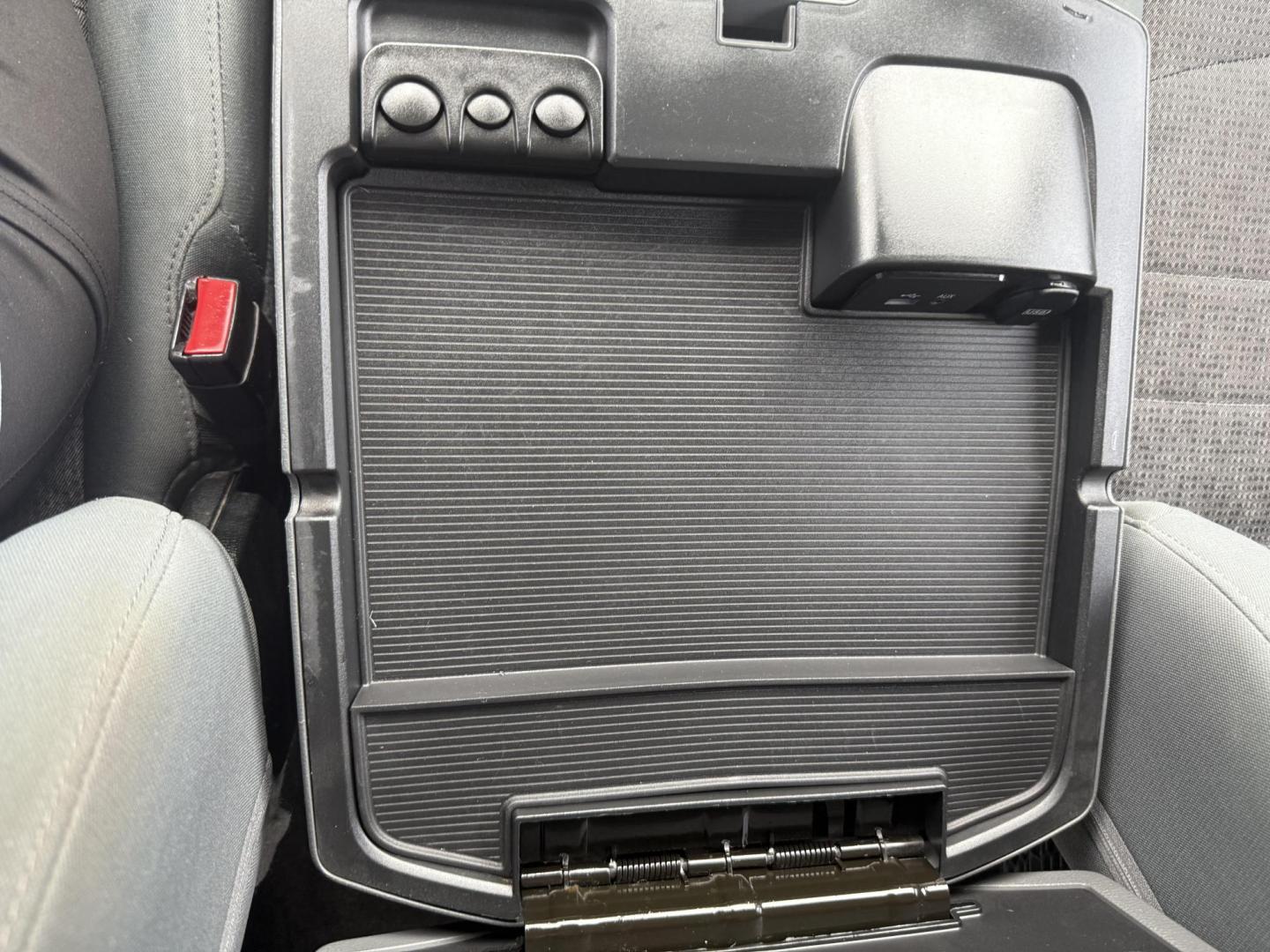 2017 Bright Silver Metallic Clear Coat /Black/Diesel Gray (Fleet), cloth Black/Diesel Gray RAM 1500 55883 (1C6RR7LG2HS) with an 3.6L V6 DOHC 24V FFV engine, 8-Speed Automatic transmission, located at 2401 E Main St., Grand Prairie, TX, 75050, (972) 262-4440, 32.748981, -96.969643 - Photo#15