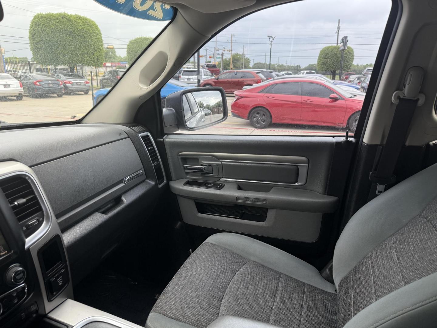 2017 Bright Silver Metallic Clear Coat /Black/Diesel Gray (Fleet), cloth Black/Diesel Gray RAM 1500 55883 (1C6RR7LG2HS) with an 3.6L V6 DOHC 24V FFV engine, 8-Speed Automatic transmission, located at 2401 E Main St., Grand Prairie, TX, 75050, (972) 262-4440, 32.748981, -96.969643 - Photo#26