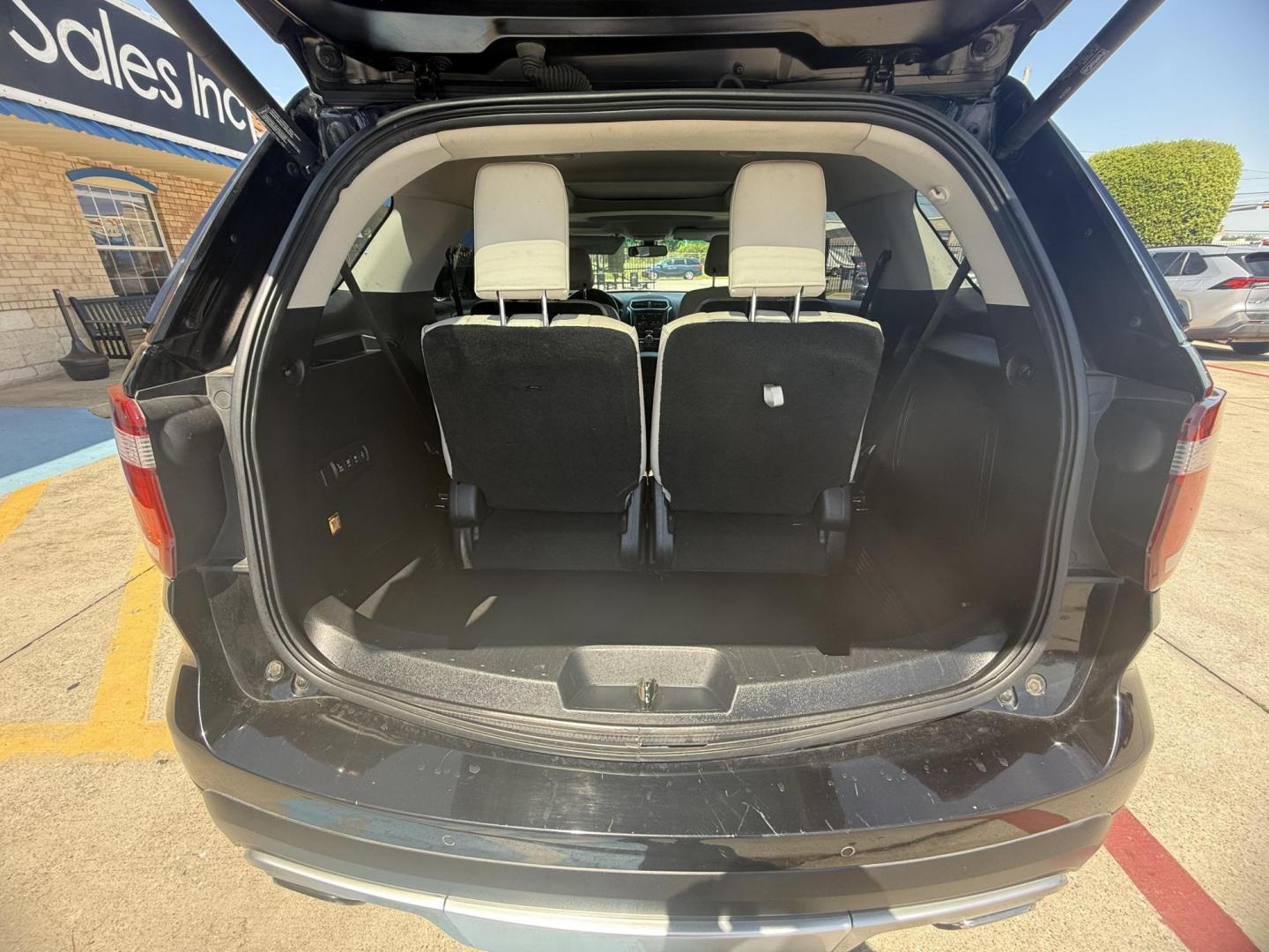 2016 Absolute Black /Medium Soft Ceramic, premium leather Ford Explorer 51920 (1FM5K8HT6GG) with an 3.5L V6 DOHC 24V engine, 6-Speed Automatic transmission, located at 2401 E Main St., Grand Prairie, TX, 75050, (972) 262-4440, 32.748981, -96.969643 - Photo#1