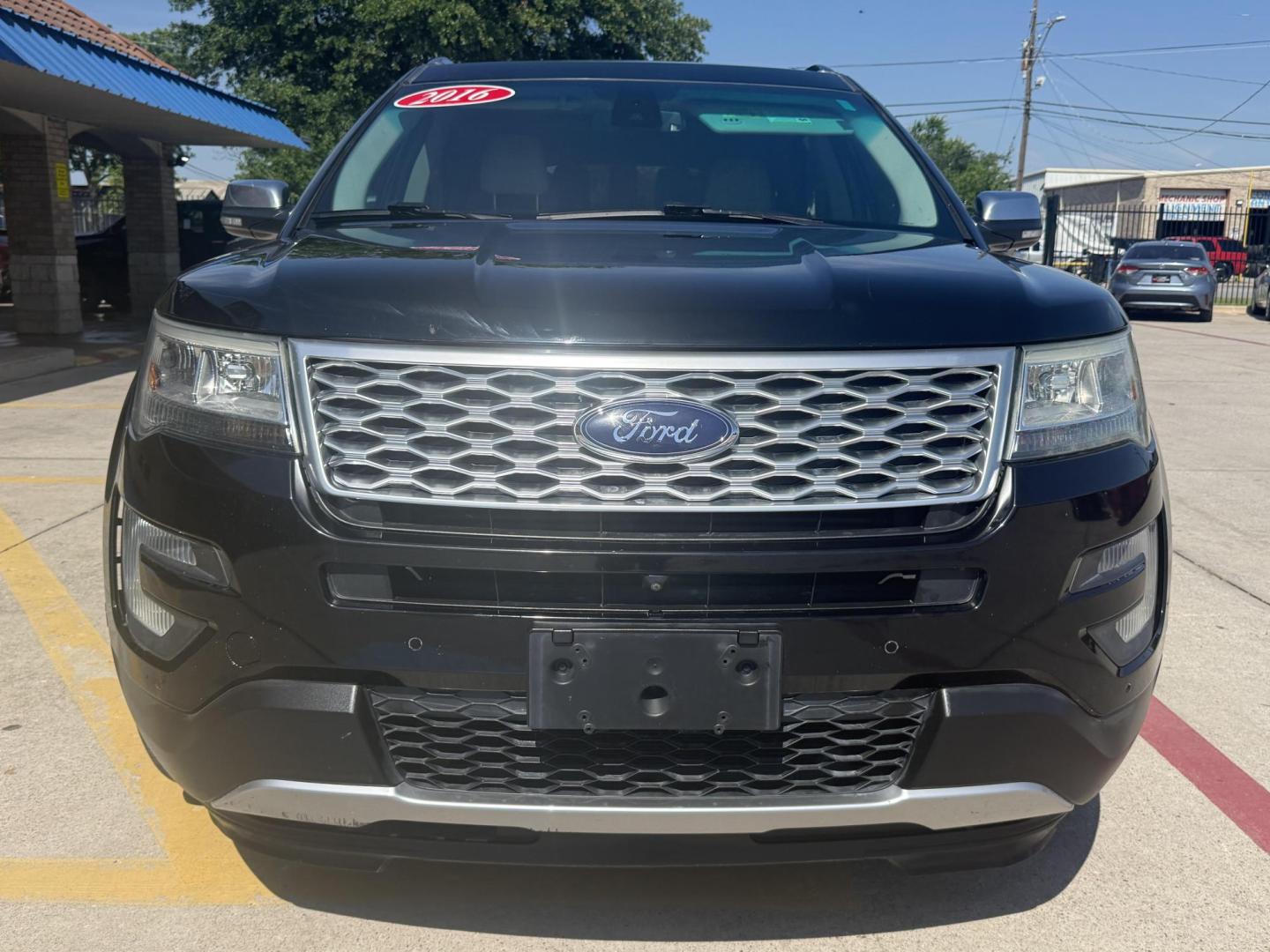 2016 Absolute Black /Medium Soft Ceramic, premium leather Ford Explorer 51920 (1FM5K8HT6GG) with an 3.5L V6 DOHC 24V engine, 6-Speed Automatic transmission, located at 2401 E Main St., Grand Prairie, TX, 75050, (972) 262-4440, 32.748981, -96.969643 - Photo#13