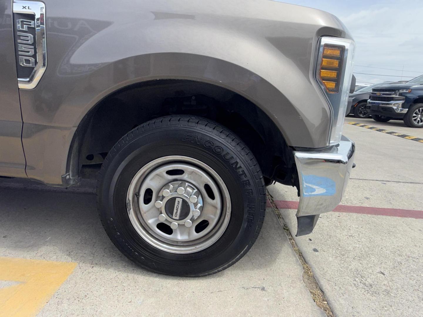 2019 Silver Spruce /Medium Earth Gray (Fleet), cloth Medium Earth Gray Ford F-350 SD 62630 (1FT8X3A60KE) with an 6.2L V8 OHV 16V engine, 6-Speed Automatic transmission, located at 2401 E Main St., Grand Prairie, TX, 75050, (972) 262-4440, 32.748981, -96.969643 - Photo#8
