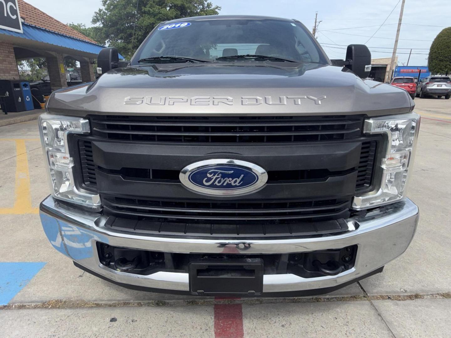 2019 Silver Spruce /Medium Earth Gray (Fleet), cloth Medium Earth Gray Ford F-350 SD 62630 (1FT8X3A60KE) with an 6.2L V8 OHV 16V engine, 6-Speed Automatic transmission, located at 2401 E Main St., Grand Prairie, TX, 75050, (972) 262-4440, 32.748981, -96.969643 - Photo#10