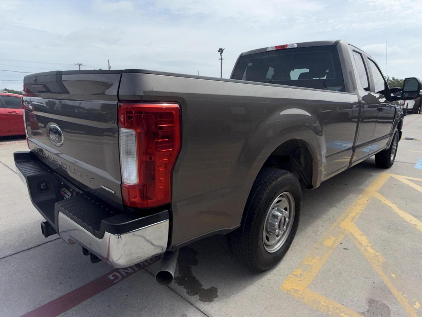 2019 Silver Spruce /Medium Earth Gray (Fleet), cloth Medium Earth Gray Ford F-350 SD 62630 (1FT8X3A60KE) with an 6.2L V8 OHV 16V engine, 6-Speed Automatic transmission, located at 2401 E Main St., Grand Prairie, TX, 75050, (972) 262-4440, 32.748981, -96.969643 - Photo#13