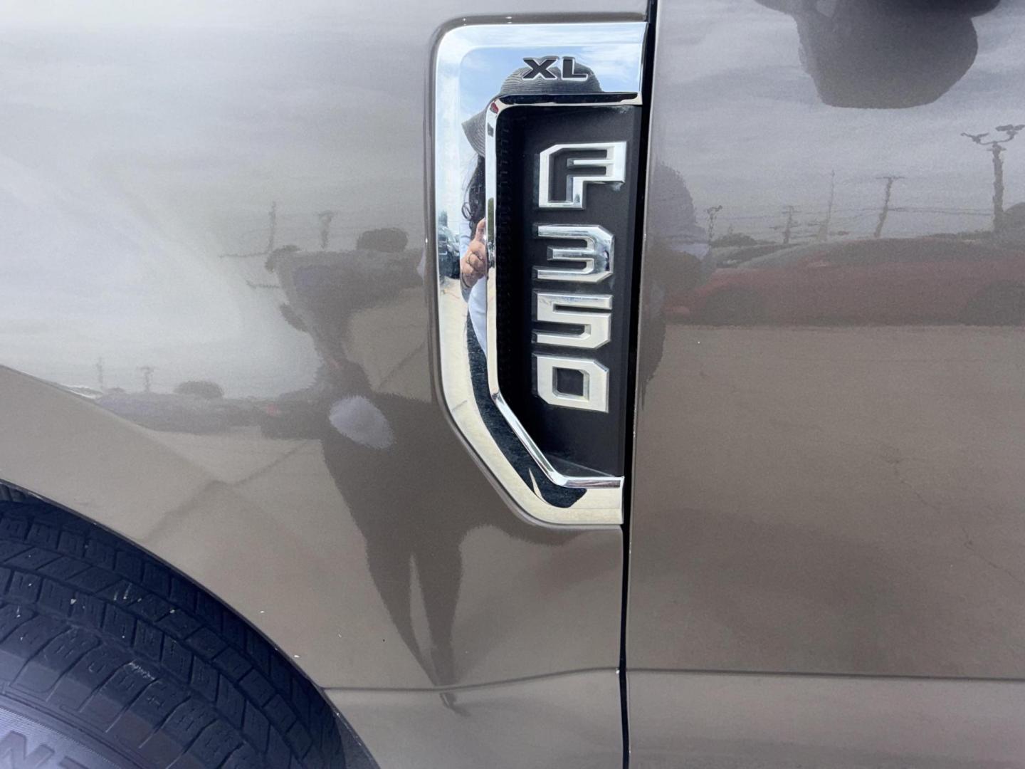 2019 Silver Spruce /Medium Earth Gray (Fleet), cloth Medium Earth Gray Ford F-350 SD 62630 (1FT8X3A60KE) with an 6.2L V8 OHV 16V engine, 6-Speed Automatic transmission, located at 2401 E Main St., Grand Prairie, TX, 75050, (972) 262-4440, 32.748981, -96.969643 - Photo#14