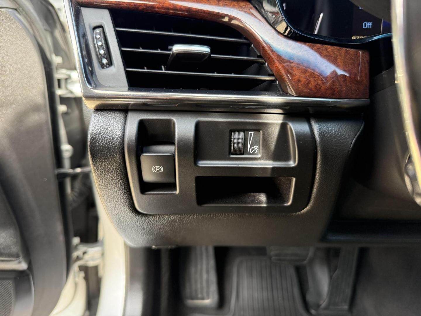 2014 Radiant Silver Metallic /Light Cashmere/Medium Cashmere Twilight Blue/Jet B Cadillac CTS 47084 (1G6AX5SXXE0) with an 2.0L L4 DOHC 16V TURBO engine, 6-Speed Automatic transmission, located at 2401 E Main St., Grand Prairie, TX, 75050, (972) 262-4440, 32.748981, -96.969643 - Photo#1