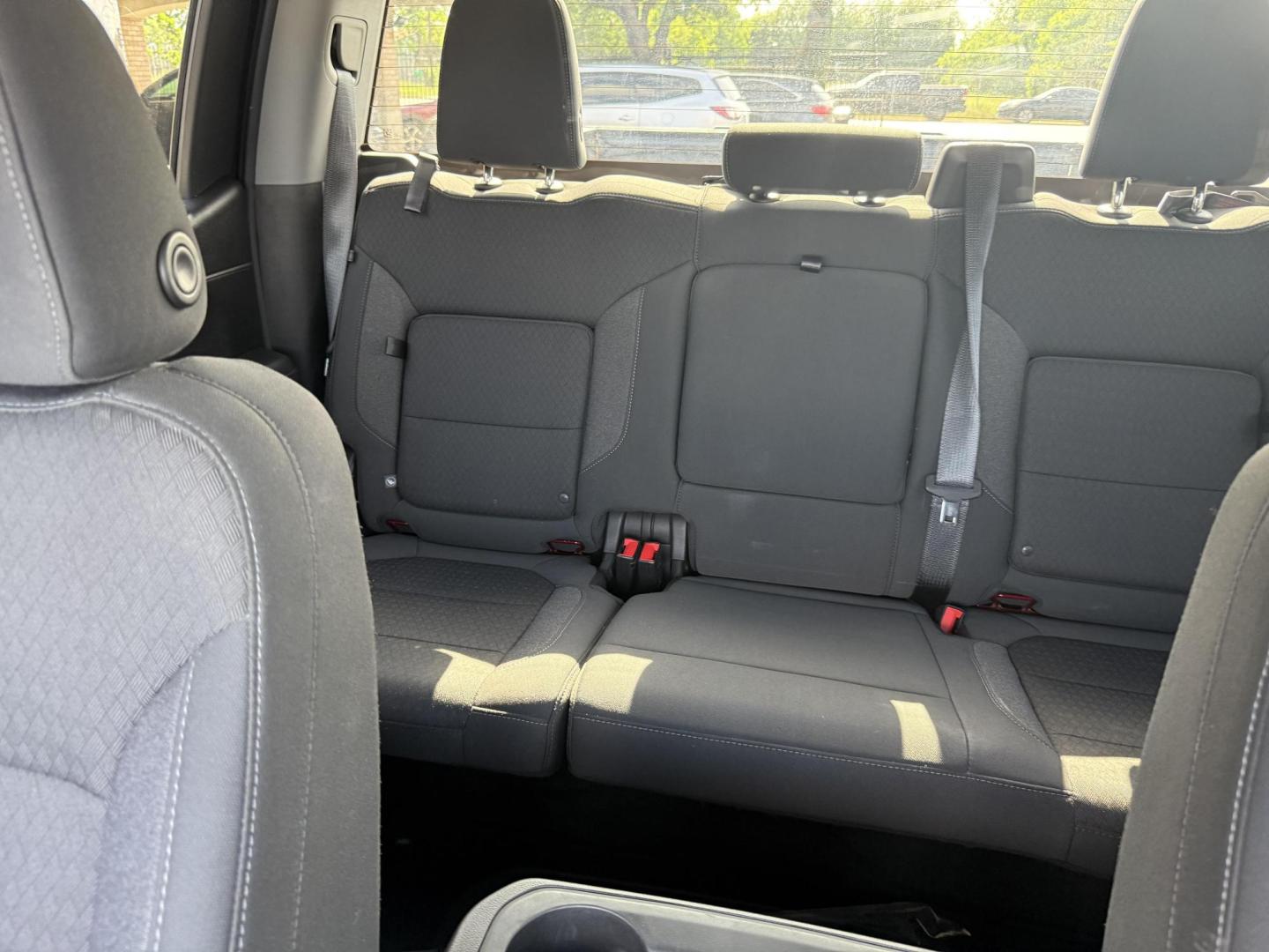 2021 Red Hot /Gideon/Very Dark Atmosphere, cloth Gideon/Very Dar Chevrolet Silverado 1500 74658 (1GCPWDEKXMZ) with an 2.7L L4 DOHC 16V TURBO engine, 6-Speed Automatic transmission, located at 2401 E Main St., Grand Prairie, TX, 75050, (972) 262-4440, 32.748981, -96.969643 - Photo#7
