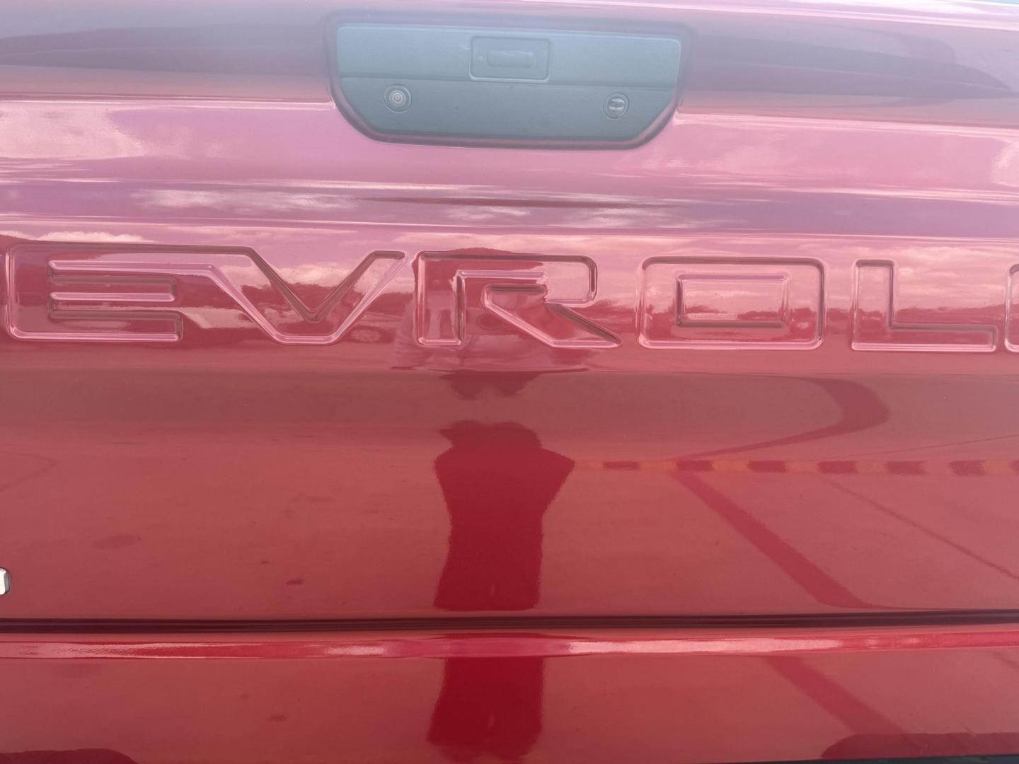 2021 Red Hot /Gideon/Very Dark Atmosphere, cloth Gideon/Very Dar Chevrolet Silverado 1500 74658 (1GCPWDEKXMZ) with an 2.7L L4 DOHC 16V TURBO engine, 6-Speed Automatic transmission, located at 2401 E Main St., Grand Prairie, TX, 75050, (972) 262-4440, 32.748981, -96.969643 - Photo#12