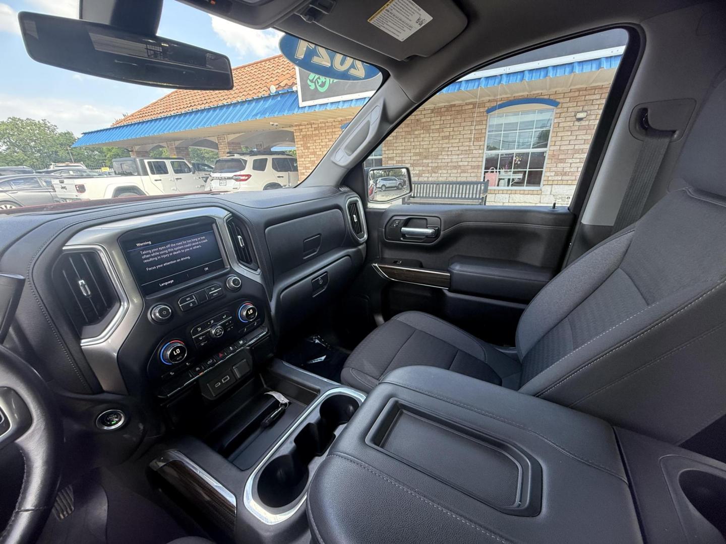 2021 Red Hot /Gideon/Very Dark Atmosphere, cloth Gideon/Very Dar Chevrolet Silverado 1500 74658 (1GCPWDEKXMZ) with an 2.7L L4 DOHC 16V TURBO engine, 6-Speed Automatic transmission, located at 2401 E Main St., Grand Prairie, TX, 75050, (972) 262-4440, 32.748981, -96.969643 - Photo#17