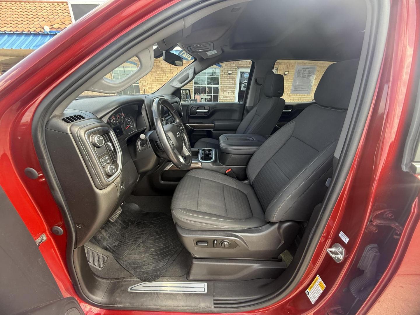 2021 Red Hot /Gideon/Very Dark Atmosphere, cloth Gideon/Very Dar Chevrolet Silverado 1500 74658 (1GCPWDEKXMZ) with an 2.7L L4 DOHC 16V TURBO engine, 6-Speed Automatic transmission, located at 2401 E Main St., Grand Prairie, TX, 75050, (972) 262-4440, 32.748981, -96.969643 - Photo#31
