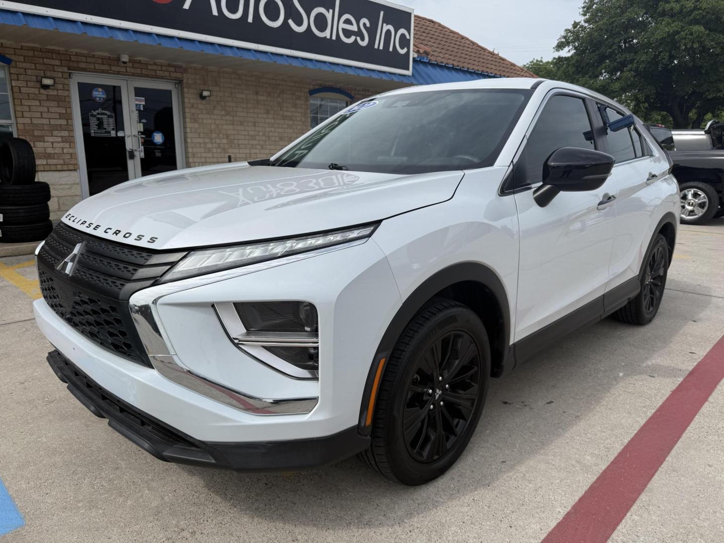 2022 Mitsubishi Eclipse Cross LE S-AWC's photo