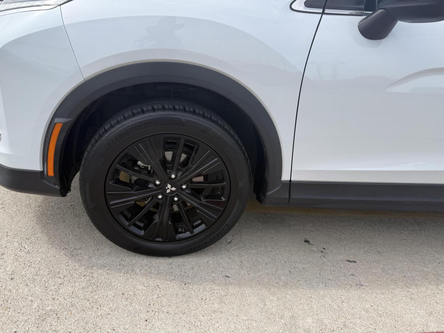 2022 White Diamond /Black Mitsubishi Eclipse Cross 76124 (JA4ATVAA2NZ) with an 1.5L L4 DOHC 16V engine, Continuously Variable Transmission transmission, located at 2401 E Main St., Grand Prairie, TX, 75050, (972) 262-4440, 32.748981, -96.969643 - Photo#1
