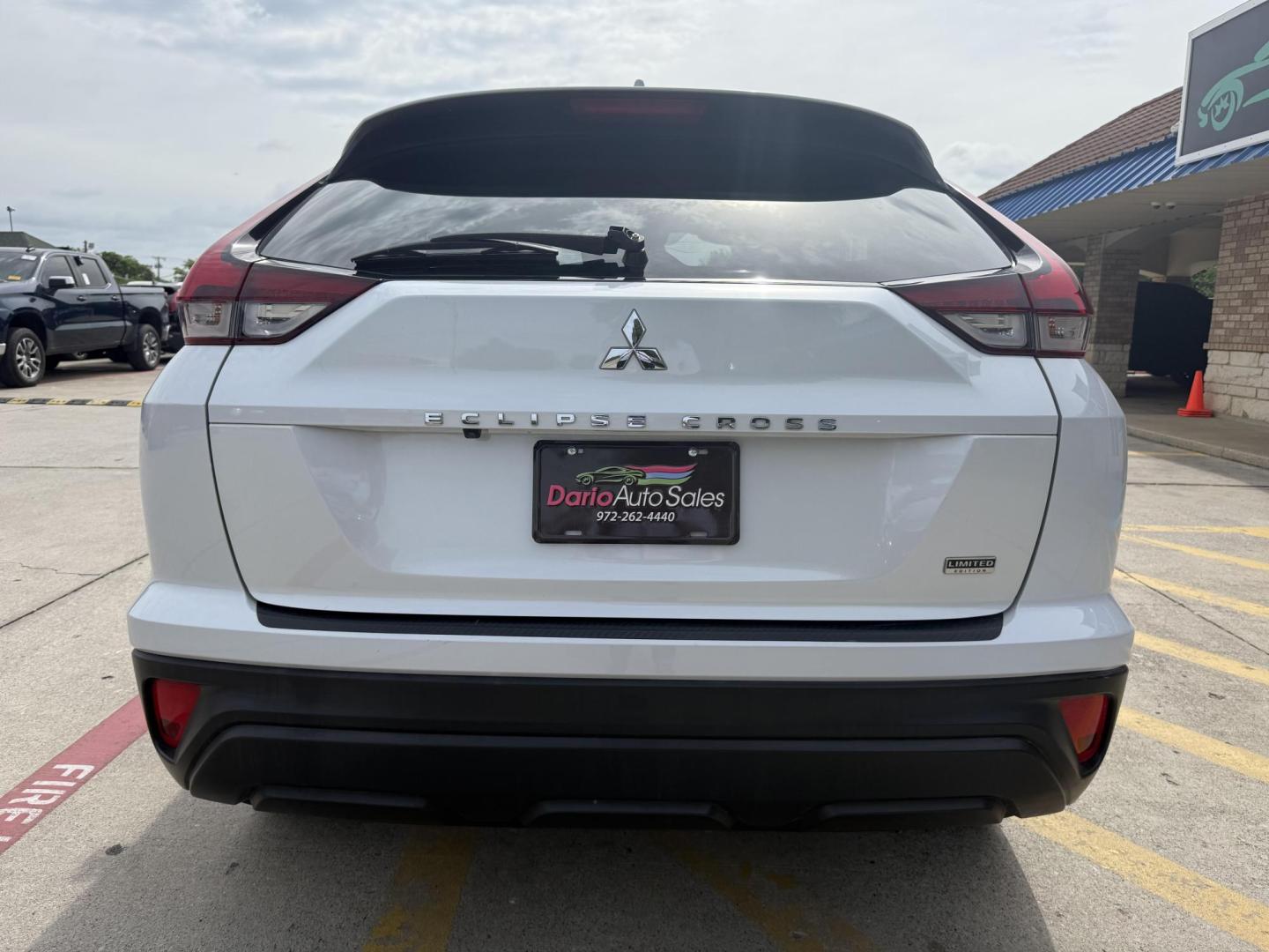 2022 White Diamond /Black Mitsubishi Eclipse Cross 76124 (JA4ATVAA2NZ) with an 1.5L L4 DOHC 16V engine, Continuously Variable Transmission transmission, located at 2401 E Main St., Grand Prairie, TX, 75050, (972) 262-4440, 32.748981, -96.969643 - Photo#18