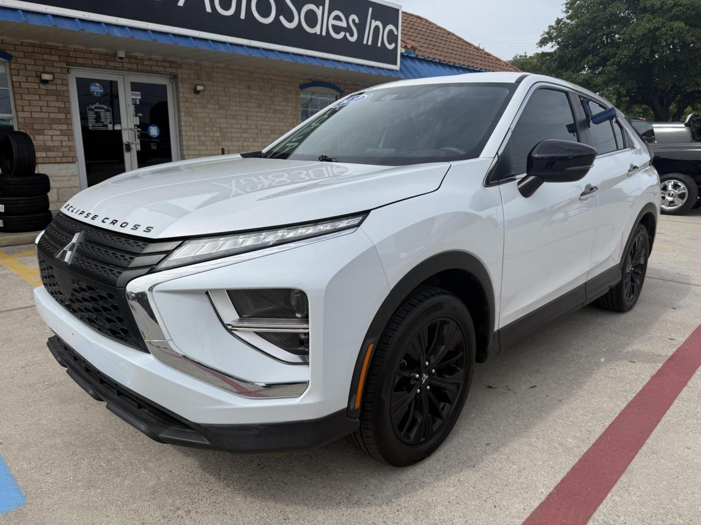 2022 White Diamond /Black Mitsubishi Eclipse Cross 76124 (JA4ATVAA2NZ) with an 1.5L L4 DOHC 16V engine, Continuously Variable Transmission transmission, located at 2401 E Main St., Grand Prairie, TX, 75050, (972) 262-4440, 32.748981, -96.969643 - Photo#20