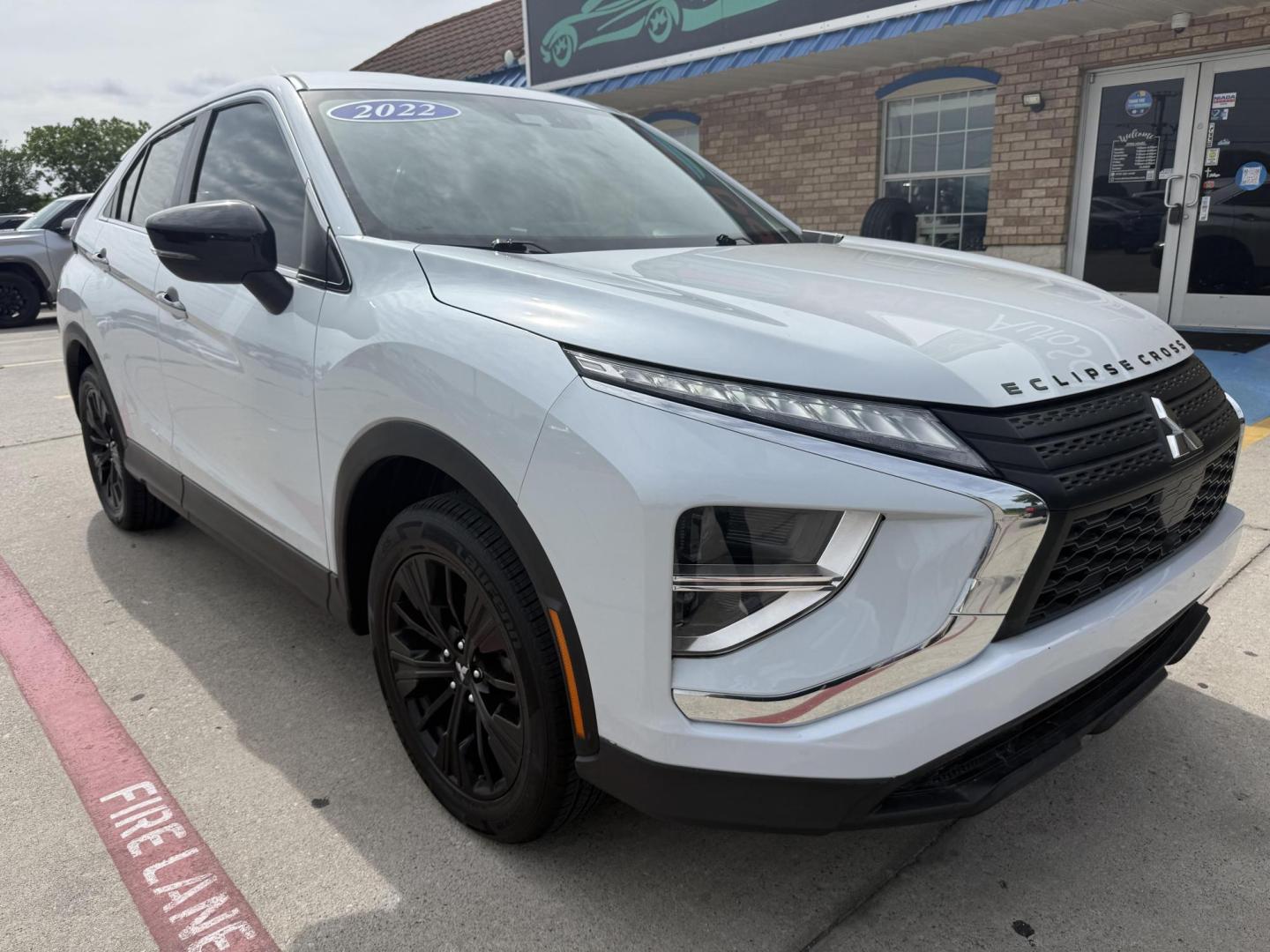 2022 White Diamond /Black Mitsubishi Eclipse Cross 76124 (JA4ATVAA2NZ) with an 1.5L L4 DOHC 16V engine, Continuously Variable Transmission transmission, located at 2401 E Main St., Grand Prairie, TX, 75050, (972) 262-4440, 32.748981, -96.969643 - Photo#26