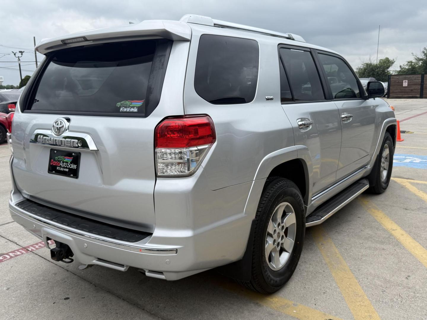 2013 Classic Silver Metallic /Black/Graphite Cloth Interior Black/Graphite Leath Toyota 4Runner 45977 (JTEZU5JR7D5) with an 4.0L V6 DOHC 24V engine, 5-Speed Automatic transmission, located at 2401 E Main St., Grand Prairie, TX, 75050, (972) 262-4440, 32.748981, -96.969643 - Photo#9