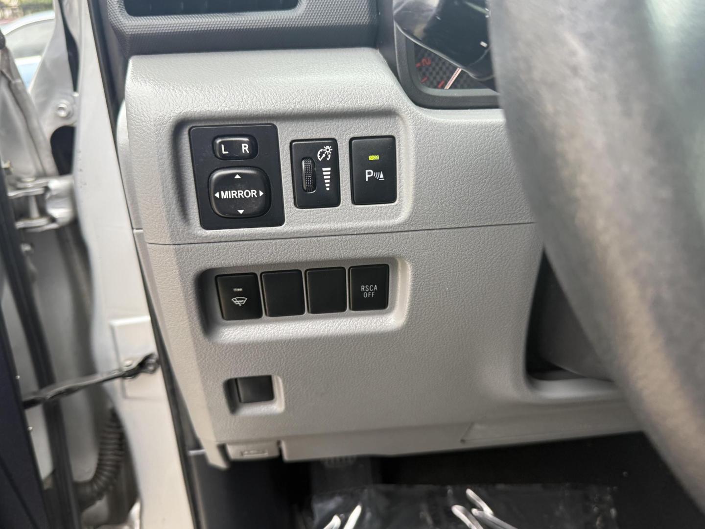 2013 Classic Silver Metallic /Black/Graphite Cloth Interior Black/Graphite Leath Toyota 4Runner 45977 (JTEZU5JR7D5) with an 4.0L V6 DOHC 24V engine, 5-Speed Automatic transmission, located at 2401 E Main St., Grand Prairie, TX, 75050, (972) 262-4440, 32.748981, -96.969643 - Photo#10