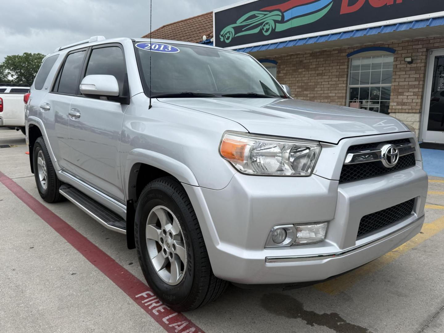 2013 Classic Silver Metallic /Black/Graphite Cloth Interior Black/Graphite Leath Toyota 4Runner 45977 (JTEZU5JR7D5) with an 4.0L V6 DOHC 24V engine, 5-Speed Automatic transmission, located at 2401 E Main St., Grand Prairie, TX, 75050, (972) 262-4440, 32.748981, -96.969643 - Photo#13