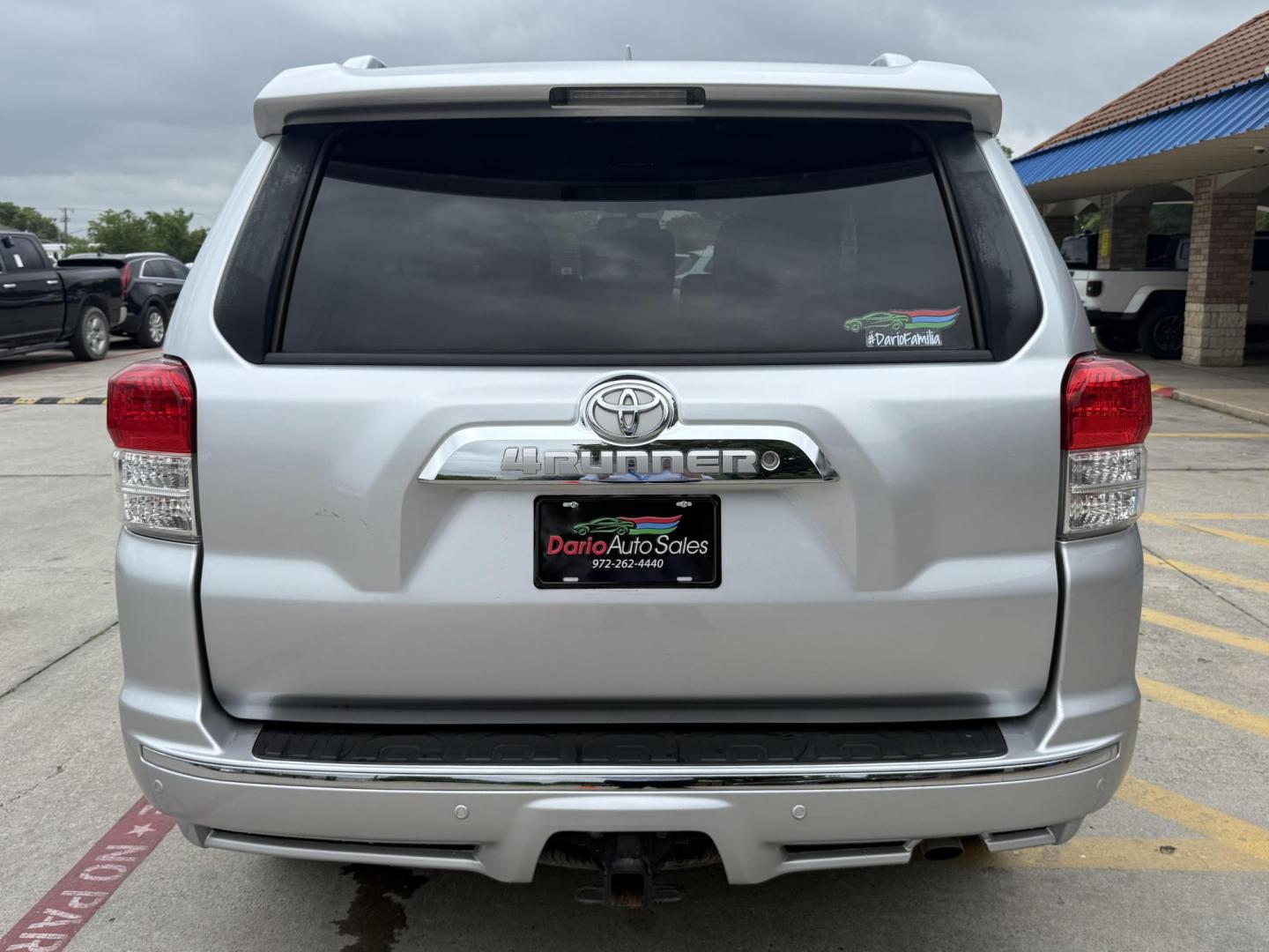 2013 Classic Silver Metallic /Black/Graphite Cloth Interior Black/Graphite Leath Toyota 4Runner 45977 (JTEZU5JR7D5) with an 4.0L V6 DOHC 24V engine, 5-Speed Automatic transmission, located at 2401 E Main St., Grand Prairie, TX, 75050, (972) 262-4440, 32.748981, -96.969643 - Photo#18