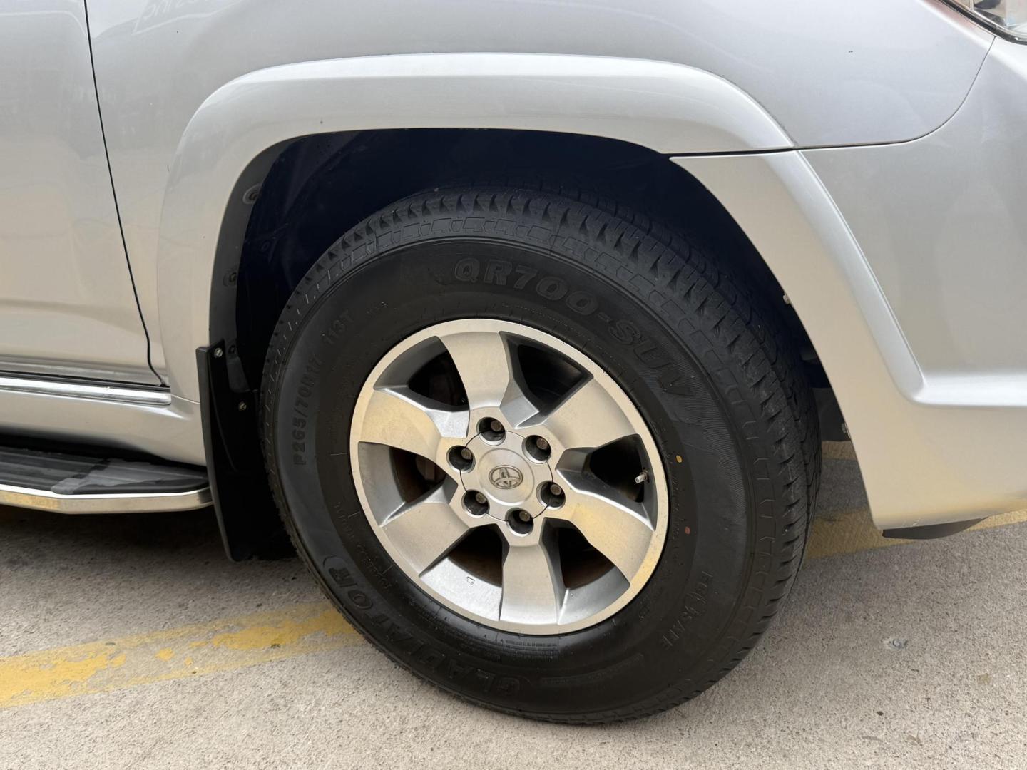 2013 Classic Silver Metallic /Black/Graphite Cloth Interior Black/Graphite Leath Toyota 4Runner 45977 (JTEZU5JR7D5) with an 4.0L V6 DOHC 24V engine, 5-Speed Automatic transmission, located at 2401 E Main St., Grand Prairie, TX, 75050, (972) 262-4440, 32.748981, -96.969643 - Photo#19