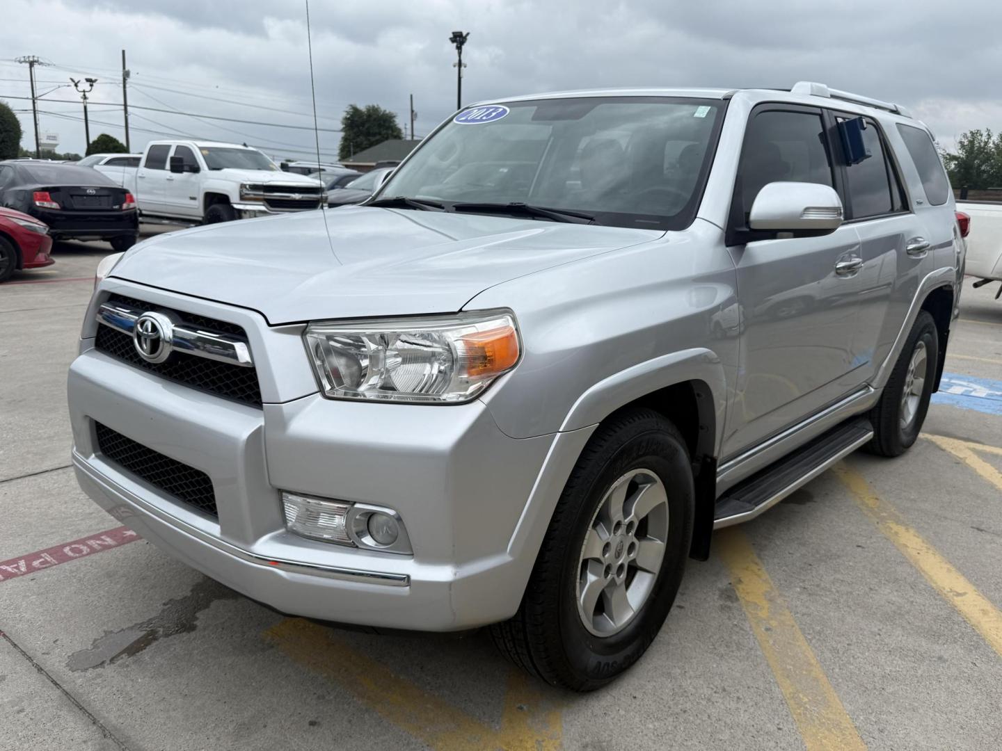 2013 Classic Silver Metallic /Black/Graphite Cloth Interior Black/Graphite Leath Toyota 4Runner 45977 (JTEZU5JR7D5) with an 4.0L V6 DOHC 24V engine, 5-Speed Automatic transmission, located at 2401 E Main St., Grand Prairie, TX, 75050, (972) 262-4440, 32.748981, -96.969643 - Photo#25