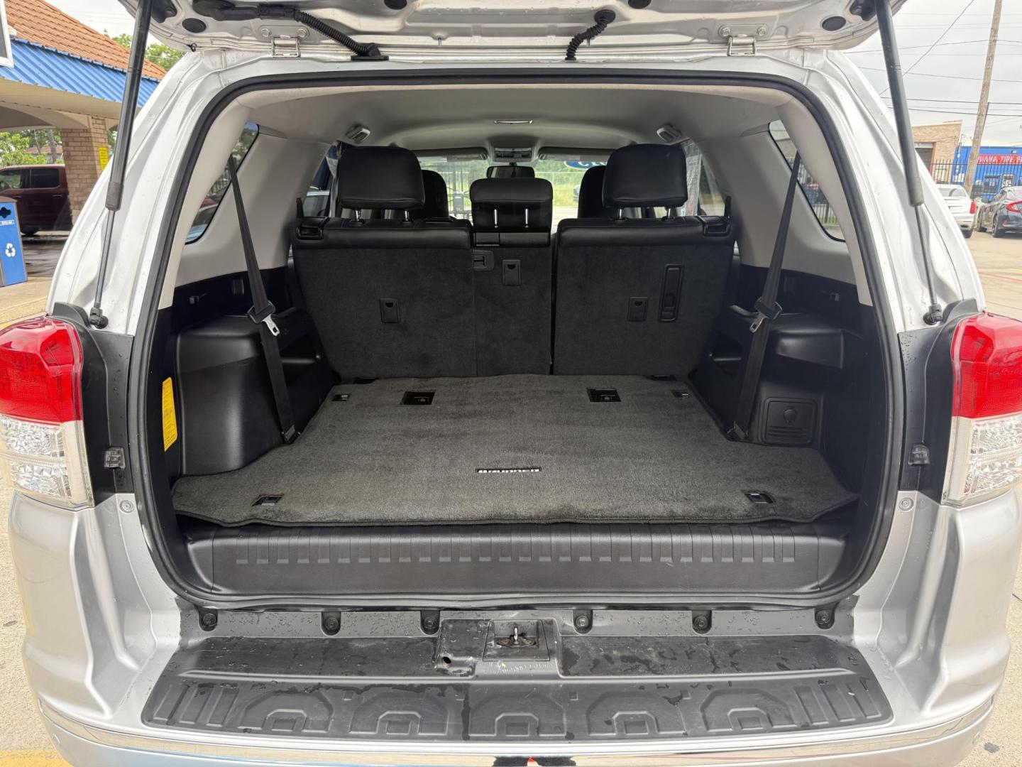 2013 Classic Silver Metallic /Black/Graphite Cloth Interior Black/Graphite Leath Toyota 4Runner 45977 (JTEZU5JR7D5) with an 4.0L V6 DOHC 24V engine, 5-Speed Automatic transmission, located at 2401 E Main St., Grand Prairie, TX, 75050, (972) 262-4440, 32.748981, -96.969643 - Photo#31