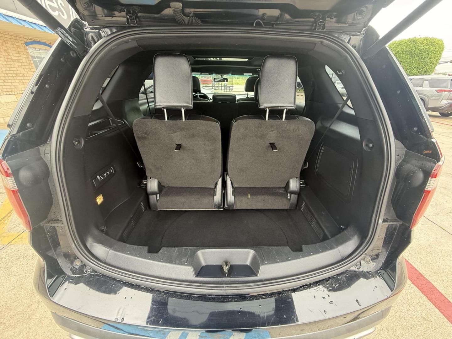2016 Absolute Black /Ebony Black, premium leather Medium Light Camel, p Ford Explorer 51917 (1FM5K7F87GG) with an 3.5L V6 DOHC 24V engine, 6-Speed Automatic transmission, located at 2401 E Main St., Grand Prairie, TX, 75050, (972) 262-4440, 32.748981, -96.969643 - Photo#15