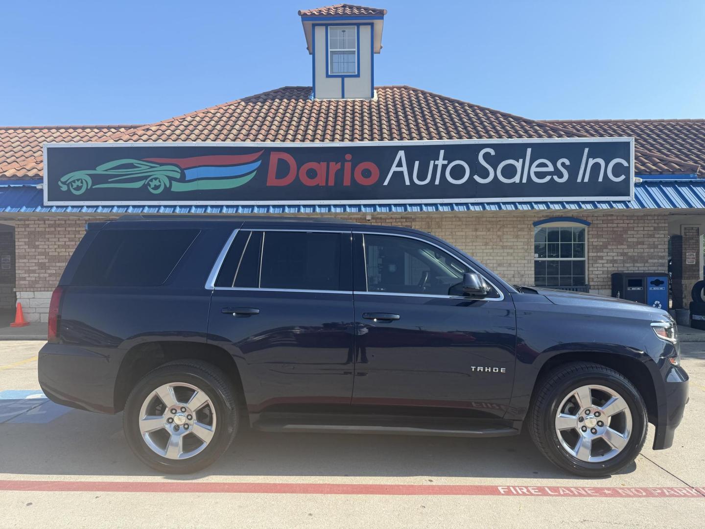 2018 Blue Velvet Metallic /Cocoa/Dune, cloth Jet Black, cloth Chevrolet Tahoe 60175 (1GNSCAKC5JR) with an 5.3L V8 OHV 16V engine, 6-Speed Automatic transmission, located at 2401 E Main St., Grand Prairie, TX, 75050, (972) 262-4440, 32.748981, -96.969643 - Photo#6