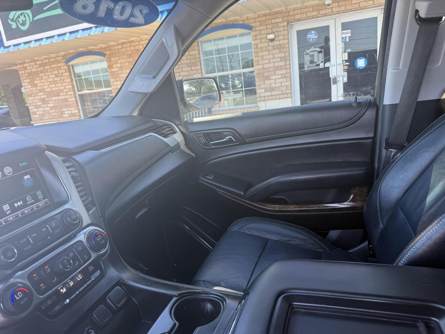 2018 Blue Velvet Metallic /Cocoa/Dune, cloth Jet Black, cloth Chevrolet Tahoe 60175 (1GNSCAKC5JR) with an 5.3L V8 OHV 16V engine, 6-Speed Automatic transmission, located at 2401 E Main St., Grand Prairie, TX, 75050, (972) 262-4440, 32.748981, -96.969643 - Photo#18