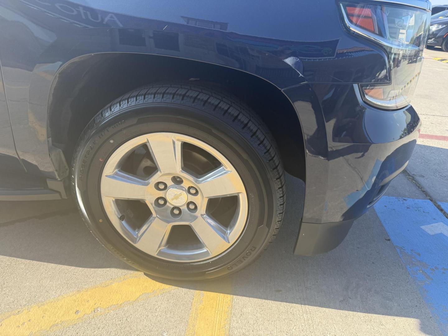 2018 Blue Velvet Metallic /Cocoa/Dune, cloth Jet Black, cloth Chevrolet Tahoe 60175 (1GNSCAKC5JR) with an 5.3L V8 OHV 16V engine, 6-Speed Automatic transmission, located at 2401 E Main St., Grand Prairie, TX, 75050, (972) 262-4440, 32.748981, -96.969643 - Photo#26