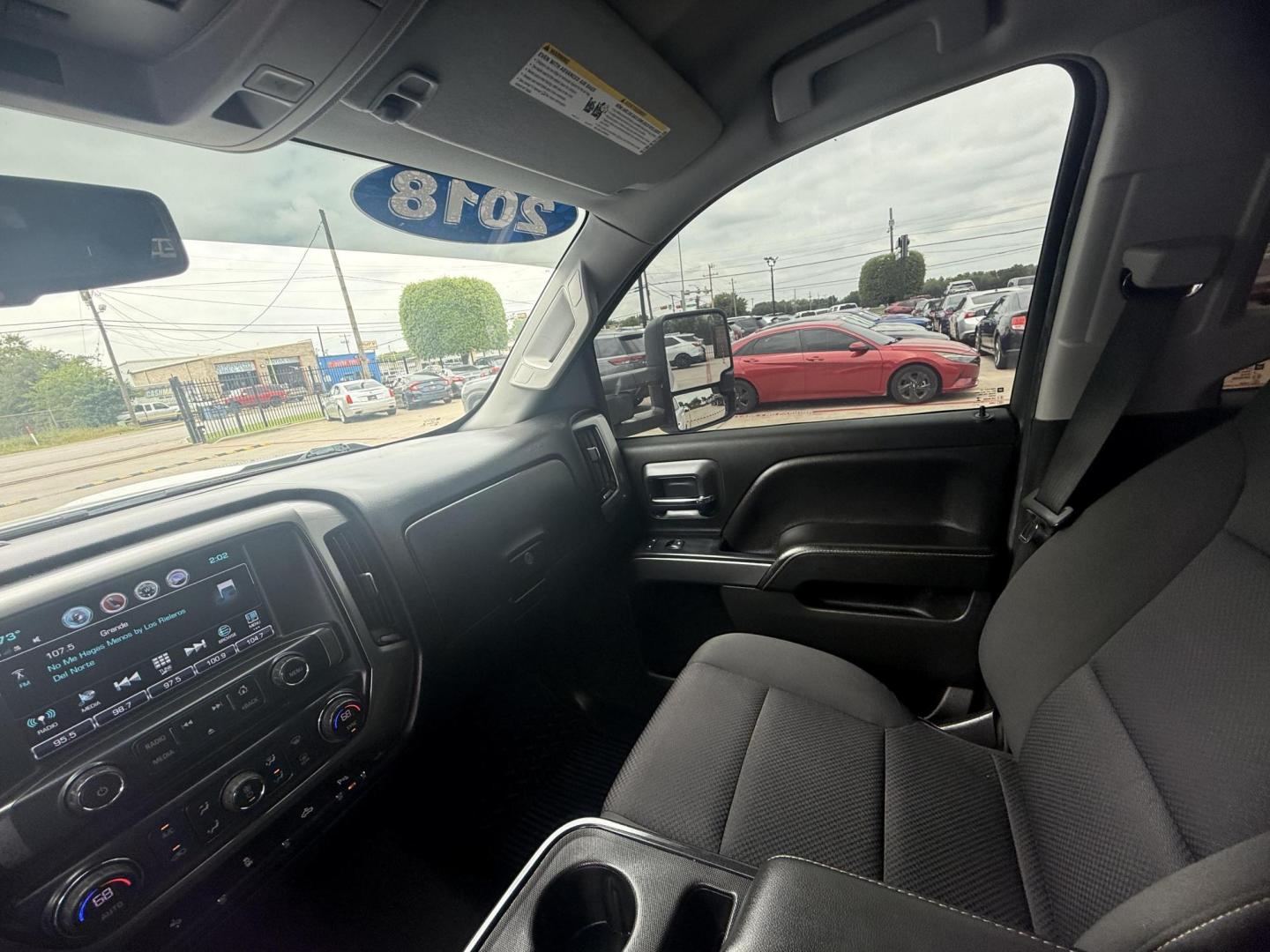 2018 Summit White /Cocoa/Dune, cloth Dark Ash Seats w/Jet Black Inter Chevrolet Silverado 1500 59685 (3GCPCREC1JG) with an 5.3L V8 OHV 16V engine, 6-Speed Automatic transmission, located at 2401 E Main St., Grand Prairie, TX, 75050, (972) 262-4440, 32.748981, -96.969643 - Photo#18