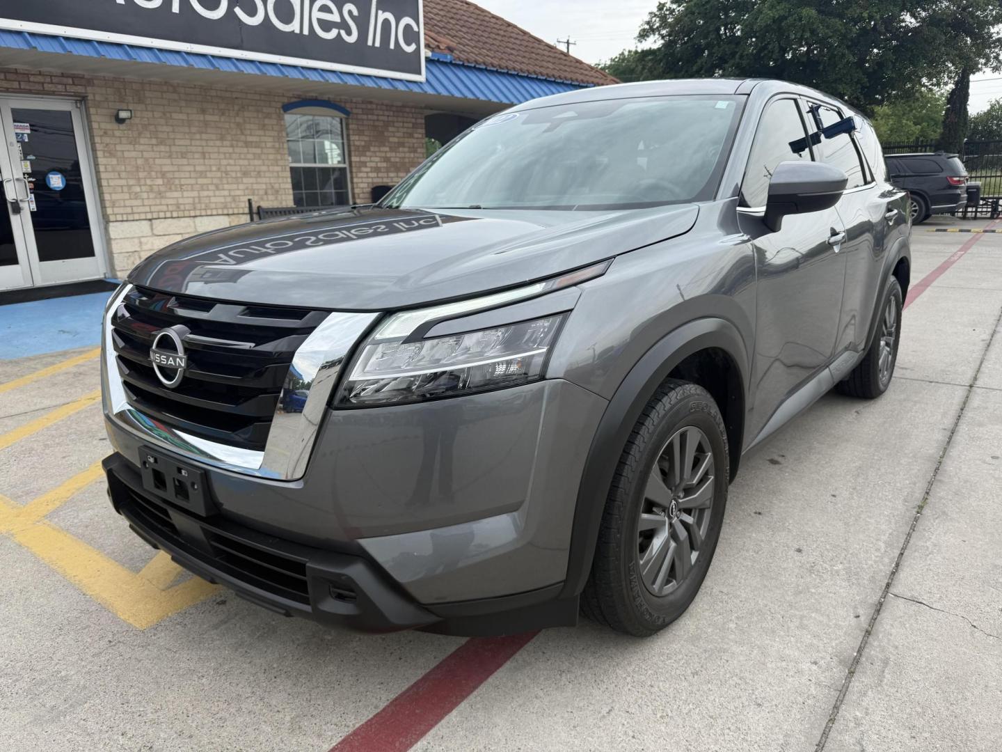 2022 Nissan Pathfinder S 2WD's photo