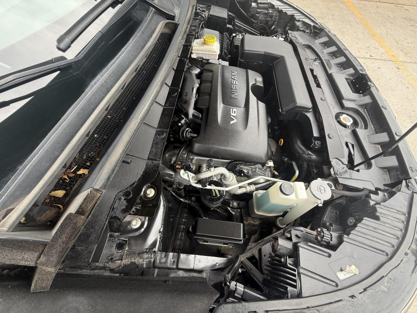 2022 Brilliant Silver Metallic /Charcoal Nissan Pathfinder 76644 (5N1DR3AA0NC) with an 3.5L V6 DOHC 24V engine, Continuously Variable Transmission transmission, located at 2401 E Main St., Grand Prairie, TX, 75050, (972) 262-4440, 32.748981, -96.969643 - Photo#5