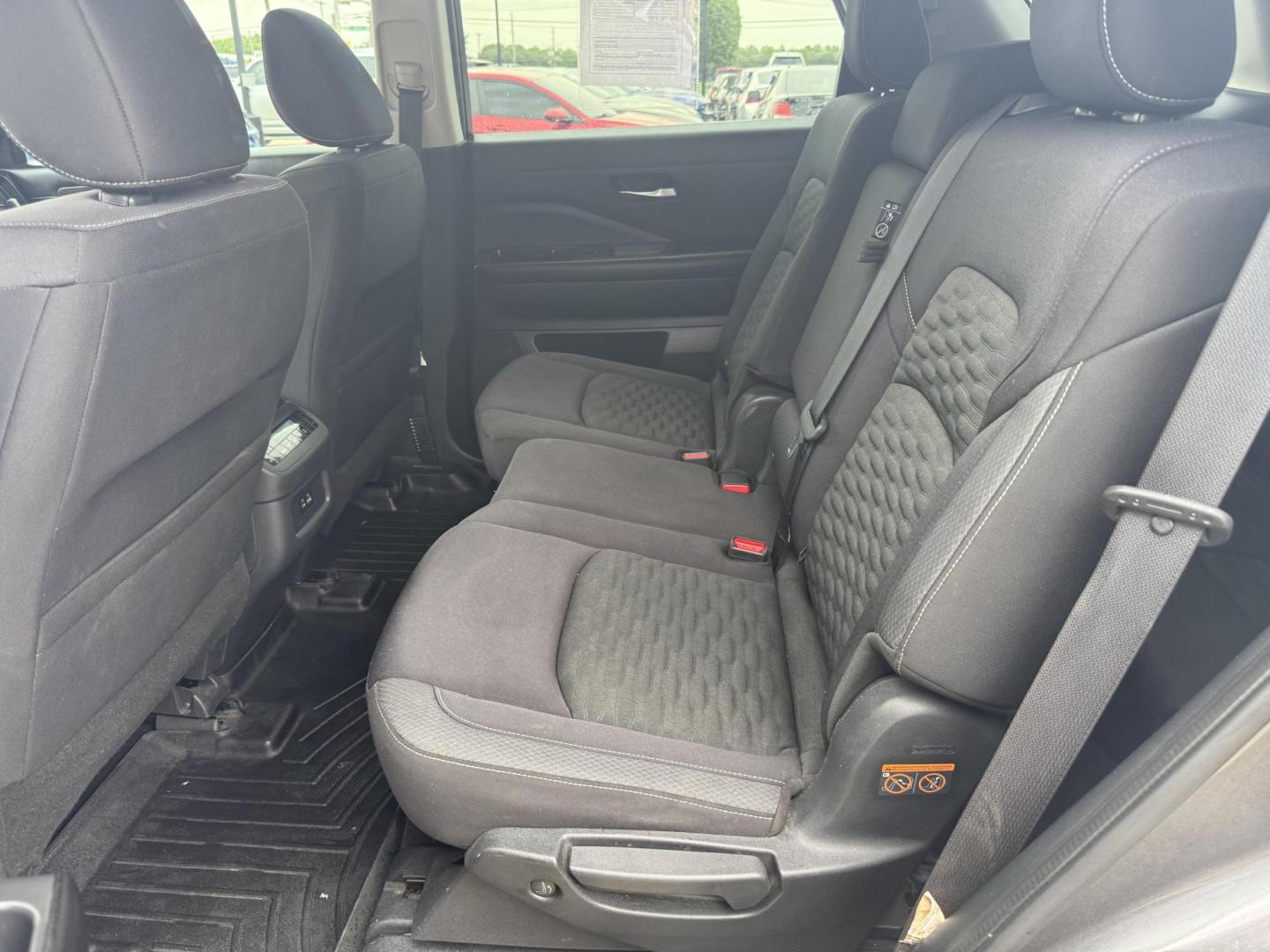 2022 Brilliant Silver Metallic /Charcoal Nissan Pathfinder 76644 (5N1DR3AA0NC) with an 3.5L V6 DOHC 24V engine, Continuously Variable Transmission transmission, located at 2401 E Main St., Grand Prairie, TX, 75050, (972) 262-4440, 32.748981, -96.969643 - Photo#10