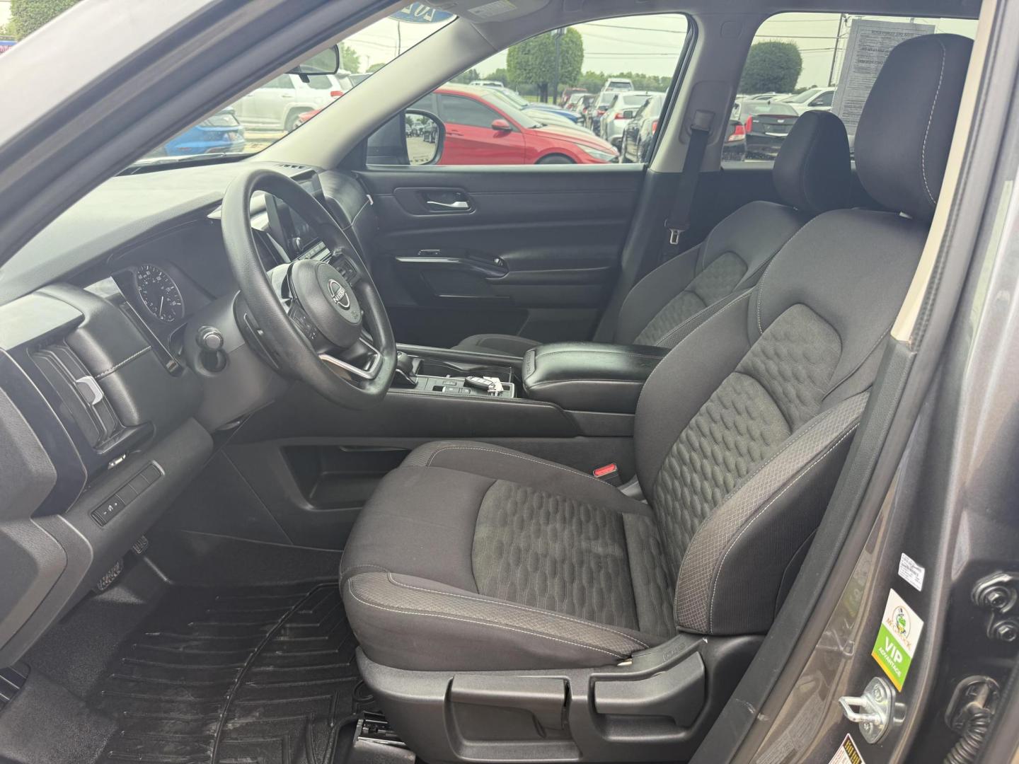 2022 Brilliant Silver Metallic /Charcoal Nissan Pathfinder 76644 (5N1DR3AA0NC) with an 3.5L V6 DOHC 24V engine, Continuously Variable Transmission transmission, located at 2401 E Main St., Grand Prairie, TX, 75050, (972) 262-4440, 32.748981, -96.969643 - Photo#21