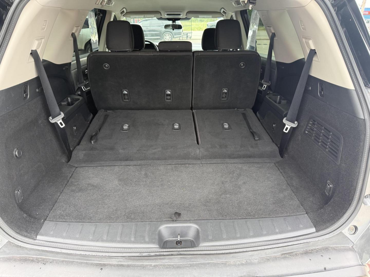 2022 Brilliant Silver Metallic /Charcoal Nissan Pathfinder 76644 (5N1DR3AA0NC) with an 3.5L V6 DOHC 24V engine, Continuously Variable Transmission transmission, located at 2401 E Main St., Grand Prairie, TX, 75050, (972) 262-4440, 32.748981, -96.969643 - Photo#29