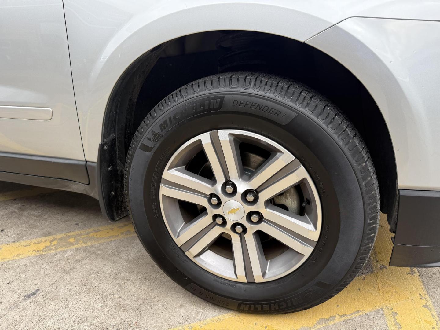 2017 Silver Ice Metallic /Dark Titanium / Light Titanium, leather Dark Titan Chevrolet Traverse 54947 (1GNKRHKDXHJ) with an 3.6L V6 DOHC 24V engine, 6-Speed Automatic transmission, located at 2401 E Main St., Grand Prairie, TX, 75050, (972) 262-4440, 32.748981, -96.969643 - Photo#0