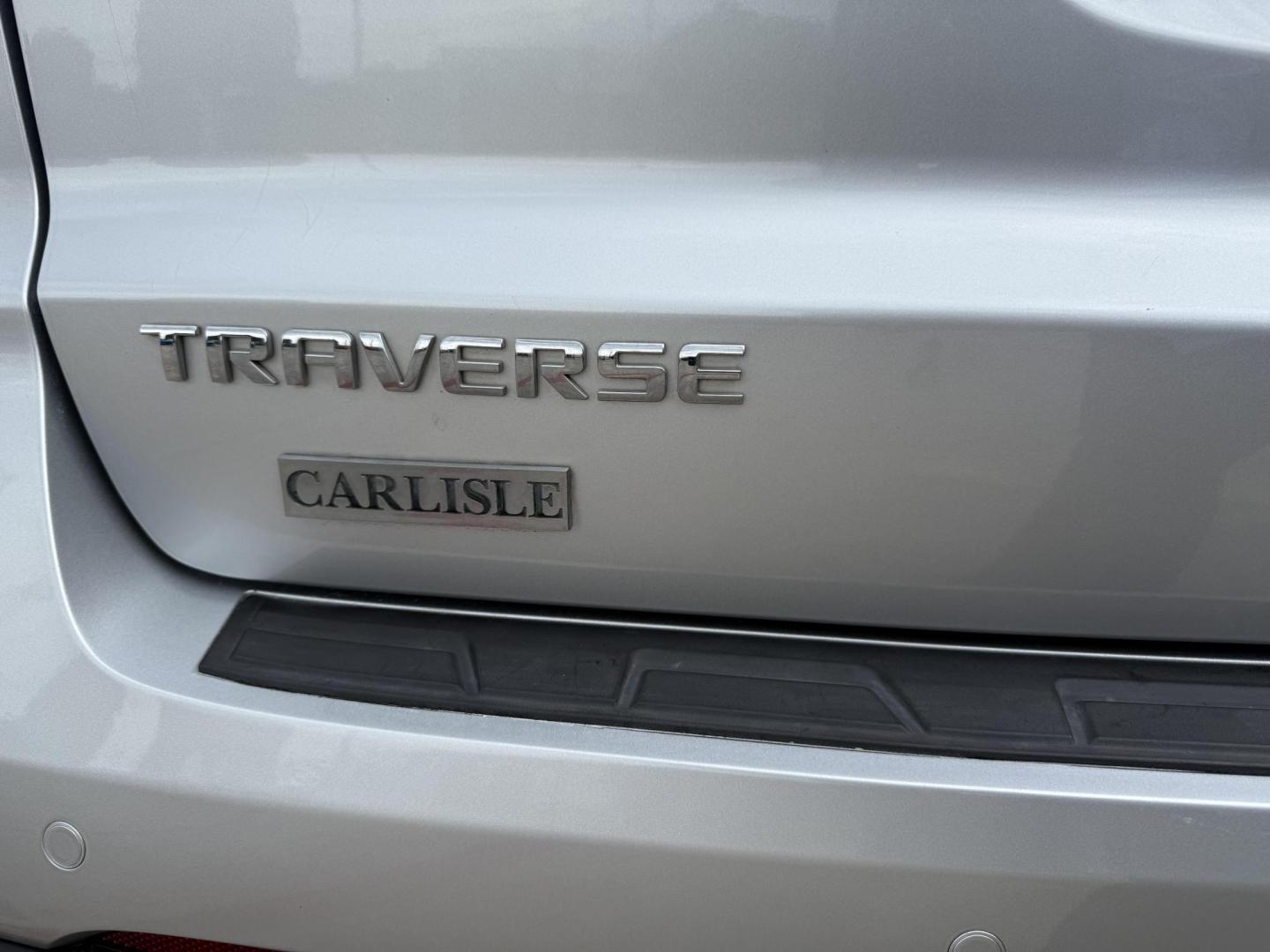 2017 Silver Ice Metallic /Dark Titanium / Light Titanium, leather Dark Titan Chevrolet Traverse 54947 (1GNKRHKDXHJ) with an 3.6L V6 DOHC 24V engine, 6-Speed Automatic transmission, located at 2401 E Main St., Grand Prairie, TX, 75050, (972) 262-4440, 32.748981, -96.969643 - Photo#7
