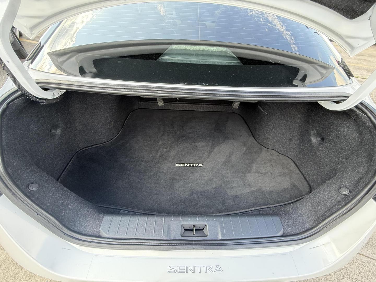 2022 Aspen White Tricoat /Tan Charcoal Nissan Sentra 77833 (3N1AB8CV5NY) with an 1.8L L4 SFI DOHC 16V engine, Continuously Variable Transmission transmission, located at 2401 E Main St., Grand Prairie, TX, 75050, (972) 262-4440, 32.748981, -96.969643 - Photo#1