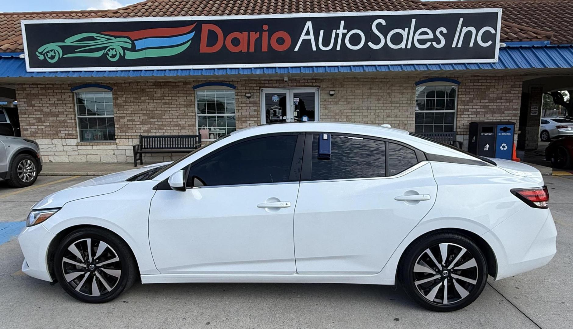 2022 Aspen White Tricoat /Tan Charcoal Nissan Sentra 77833 (3N1AB8CV5NY) with an 1.8L L4 SFI DOHC 16V engine, Continuously Variable Transmission transmission, located at 2401 E Main St., Grand Prairie, TX, 75050, (972) 262-4440, 32.748981, -96.969643 - Photo#24
