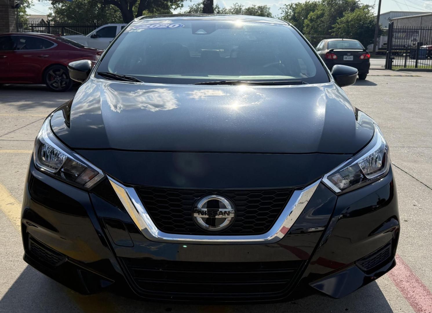 2020 Super Black /Graphite, premium cloth Nissan Versa 70760 (3N1CN8EVXLL) with an 1.6L L4 DOHC 16V engine, Continuously Variable Transmission transmission, located at 2401 E Main St., Grand Prairie, TX, 75050, (972) 262-4440, 32.748981, -96.969643 - Photo#11