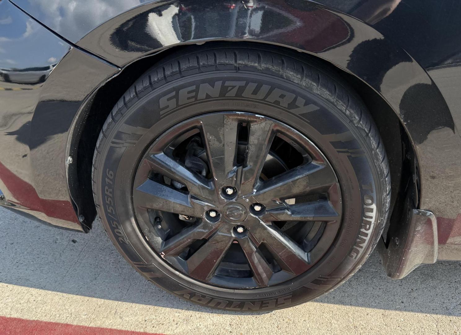 2020 Super Black /Graphite, premium cloth Nissan Versa 70760 (3N1CN8EVXLL) with an 1.6L L4 DOHC 16V engine, Continuously Variable Transmission transmission, located at 2401 E Main St., Grand Prairie, TX, 75050, (972) 262-4440, 32.748981, -96.969643 - Photo#22