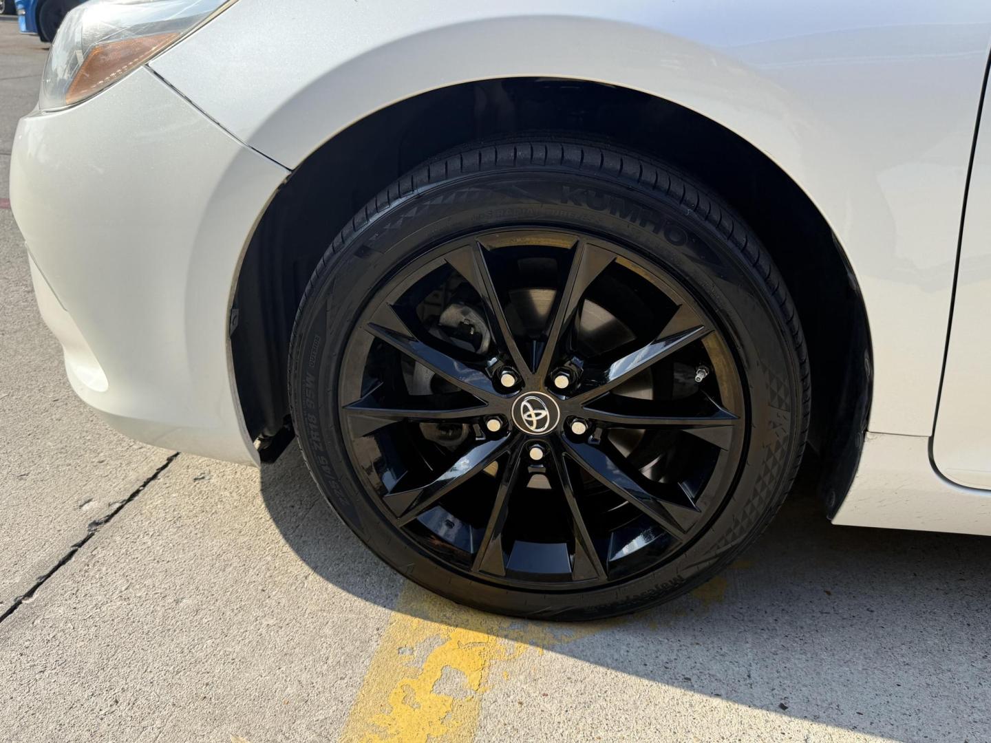 2017 Super White /Black and Ash, leather/suede Black, leather/suede Toyota Camry 55375 (4T1BF1FK8HU) with an 2.5L L4 DOHC 16V engine, 6-Speed Automatic transmission, located at 2401 E Main St., Grand Prairie, TX, 75050, (972) 262-4440, 32.748981, -96.969643 - Photo#1