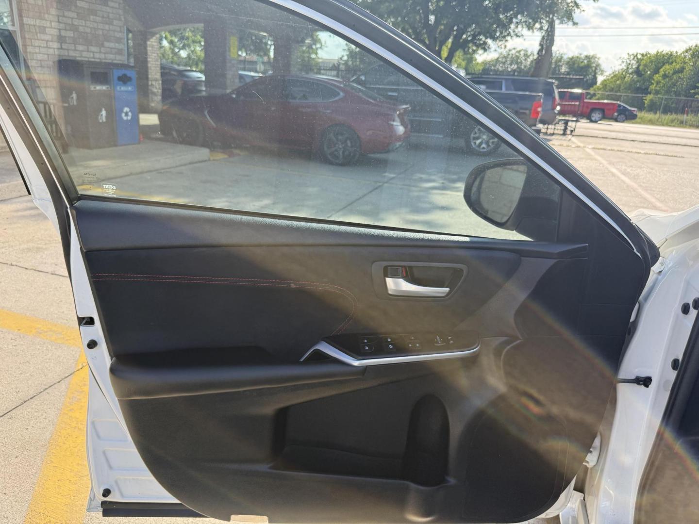 2017 Super White /Black and Ash, leather/suede Black, leather/suede Toyota Camry 55375 (4T1BF1FK8HU) with an 2.5L L4 DOHC 16V engine, 6-Speed Automatic transmission, located at 2401 E Main St., Grand Prairie, TX, 75050, (972) 262-4440, 32.748981, -96.969643 - Photo#17