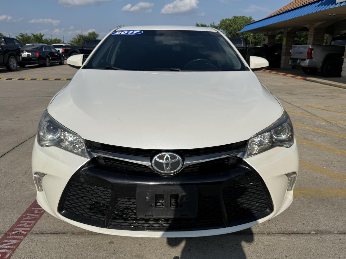 2017 Super White /Black and Ash, leather/suede Black, leather/suede Toyota Camry 55375 (4T1BF1FK8HU) with an 2.5L L4 DOHC 16V engine, 6-Speed Automatic transmission, located at 2401 E Main St., Grand Prairie, TX, 75050, (972) 262-4440, 32.748981, -96.969643 - Photo#23