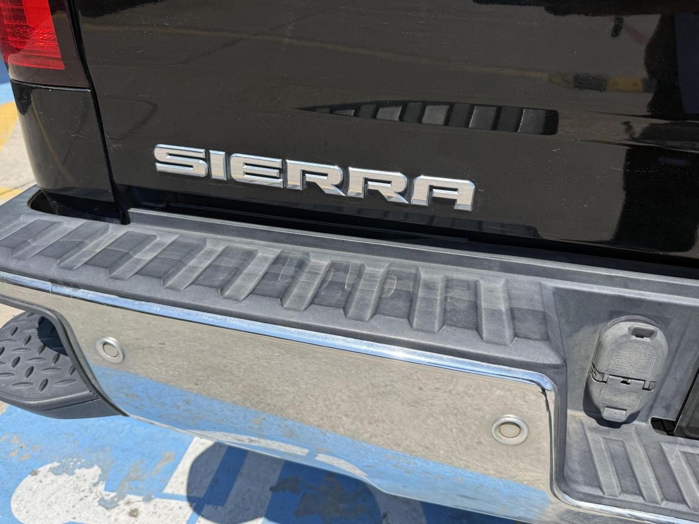 2014 Onyx Black /Cocoa/Dune Cocoa/Dune Jet Black Jet Black Jet Blac GMC Sierra 1500 47294 (3GTP1VEC1EG) with an 5.3L V8 OHV 16V engine, 6-Speed Automatic transmission, located at 2401 E Main St., Grand Prairie, TX, 75050, (972) 262-4440, 32.748981, -96.969643 - Photo#30