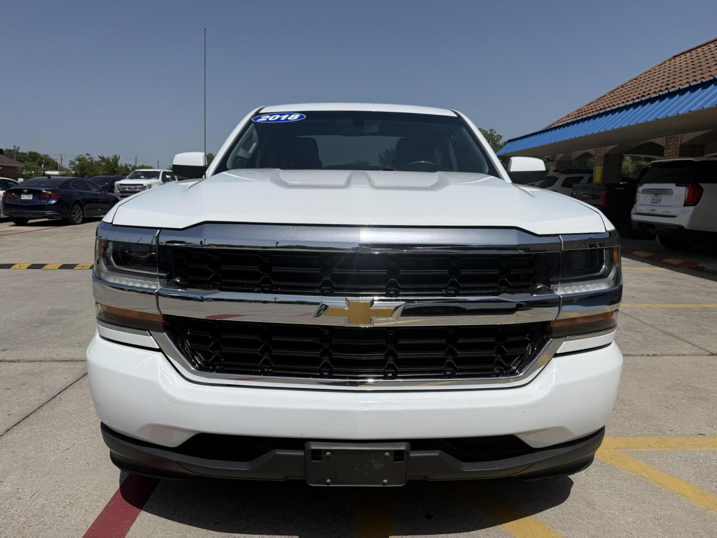 2018 Summit White /Dark Ash Seats w/Jet Black Interior Accents, cloth Chevrolet Silverado 1500 59698 (1GCRCNEH2JZ) with an 4.3L V6 OHV 12V engine, 6-Speed Automatic transmission, located at 2401 E Main St., Grand Prairie, TX, 75050, (972) 262-4440, 32.748981, -96.969643- Photo#23